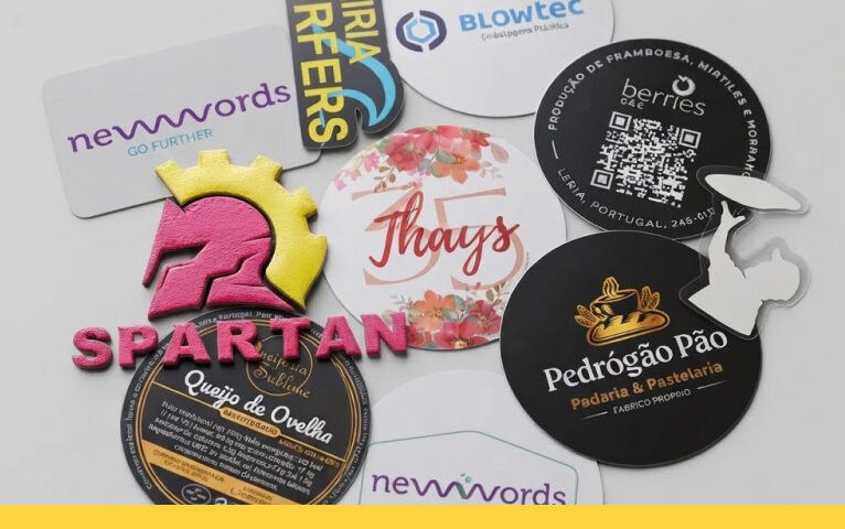 Autocolantes personalizados recortados à forma