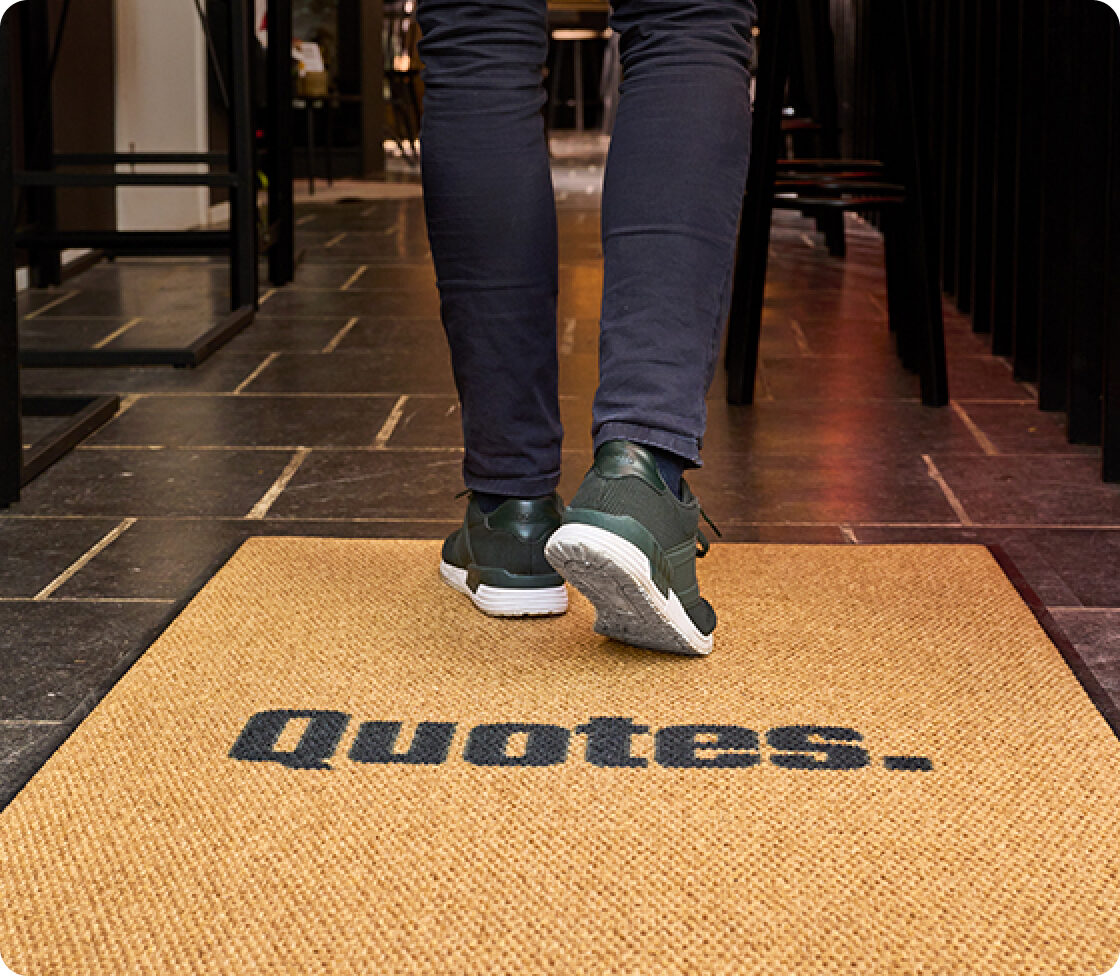Tapete personalizado com logótipo à entrada